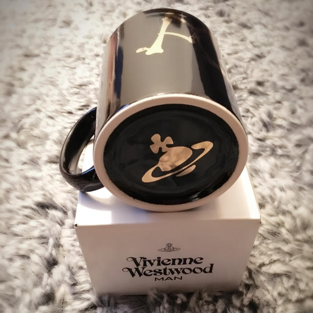 Vivienne Westwood(ヴィヴィアンウエストウッド)の【新品・未使用品】Vivienne Westwood マグカップ インテリア/住まい/日用品のキッチン/食器(グラス/カップ)の商品写真