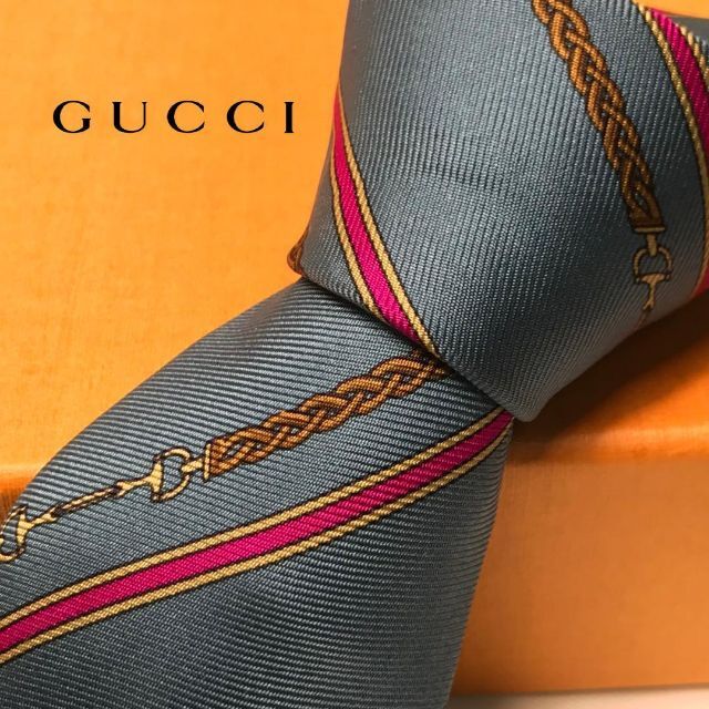 Gucci(グッチ)のGD様専用【美品】★GUCCI/グッチ★伊製 シルク100％ ネクタイ ネイビー メンズのファッション小物(ネクタイ)の商品写真