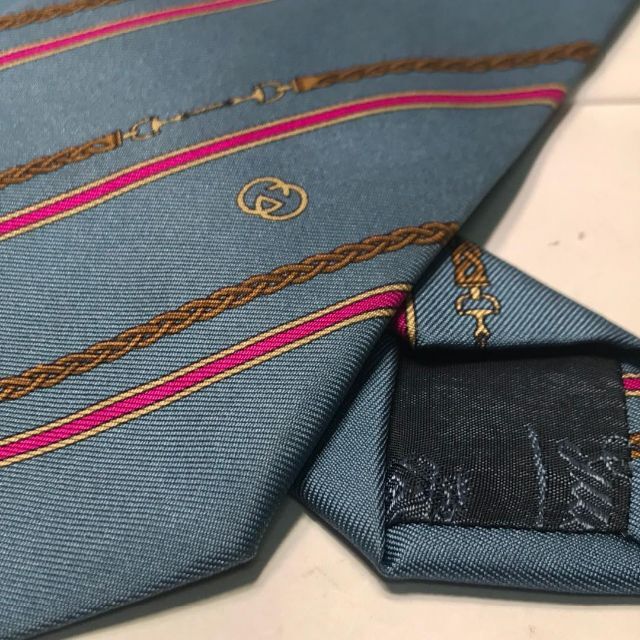 Gucci(グッチ)のGD様専用【美品】★GUCCI/グッチ★伊製 シルク100％ ネクタイ ネイビー メンズのファッション小物(ネクタイ)の商品写真