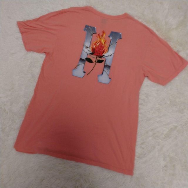 HUF(ハフ)のHUF バックロゴ Tシャツ L ピンク メンズのトップス(Tシャツ/カットソー(半袖/袖なし))の商品写真