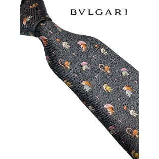 ブルガリ(BVLGARI)の【美品】ブルガリ プリント柄 兜 セッテピエゲ イタリア製 ネクタイ グレー(ネクタイ)