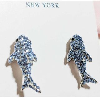 ケイトスペードニューヨーク(kate spade new york)の【新品】kate spade ケイトスペード ピアス　シャーク　サメ(ピアス)