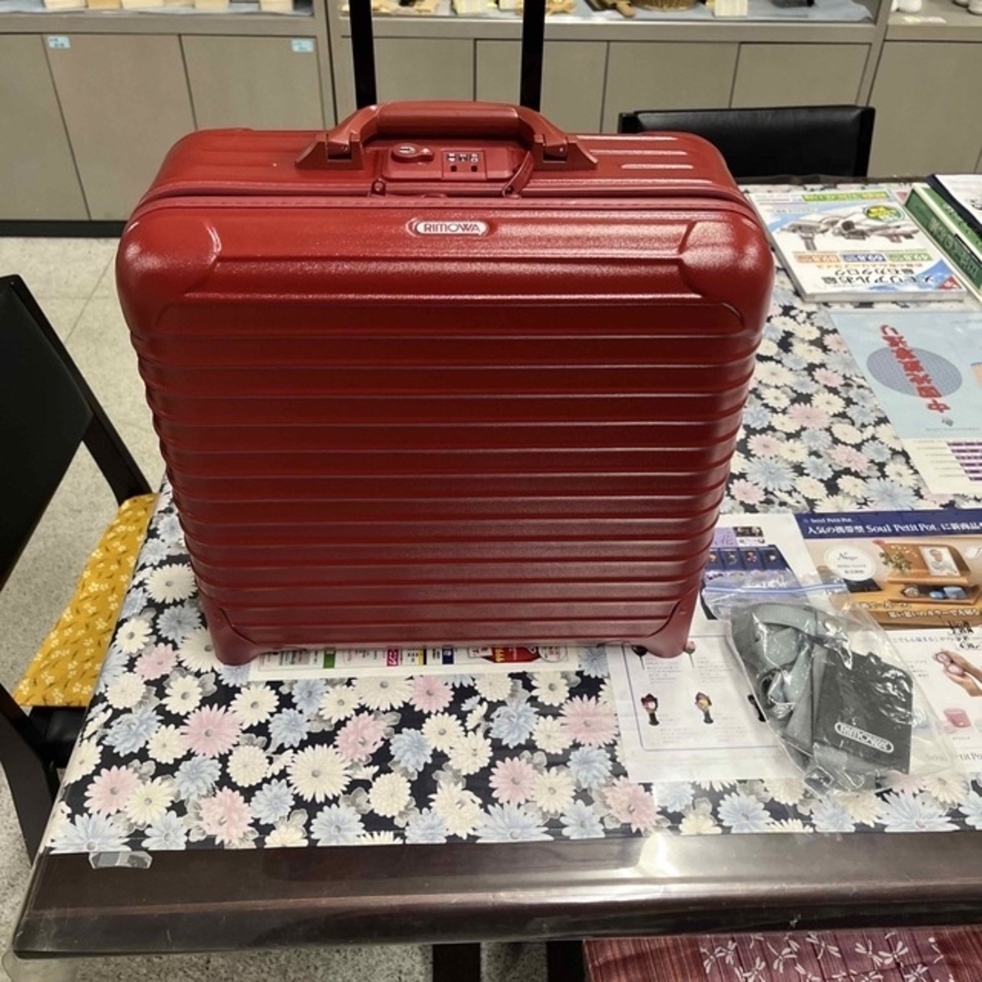 RIMOWA(リモワ)のRIMOWA サルサ　レッド　2輪　廃盤 メンズのバッグ(トラベルバッグ/スーツケース)の商品写真