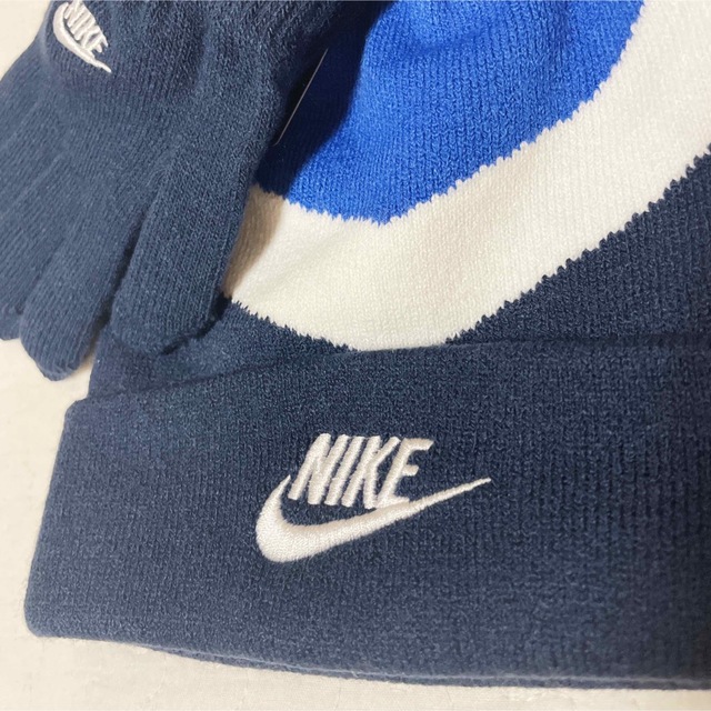 NIKE(ナイキ)のNIKE ナイキ キッズ ニット帽 ビーニー 手袋 2点セット ブルー キッズ/ベビー/マタニティのこども用ファッション小物(帽子)の商品写真