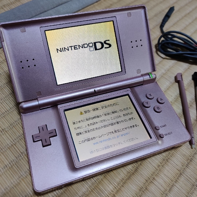 ニンテンドーDS(ニンテンドーDS)のNintendo DS Lite 本体 エンタメ/ホビーのゲームソフト/ゲーム機本体(携帯用ゲーム機本体)の商品写真