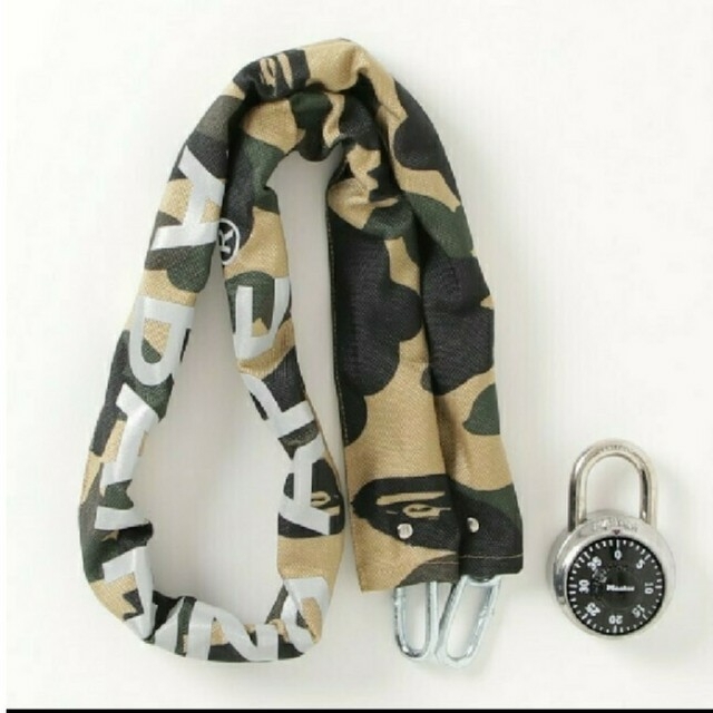 A BATHING APE 1ST CAMO CHAIN LOCK