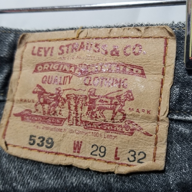 Levi's(リーバイス)の古着　ジーンズ　Levi's　リーバイス　デニム　29インチ メンズのパンツ(デニム/ジーンズ)の商品写真