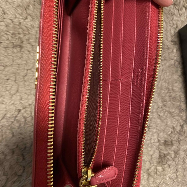 PRADA 財布　長財布