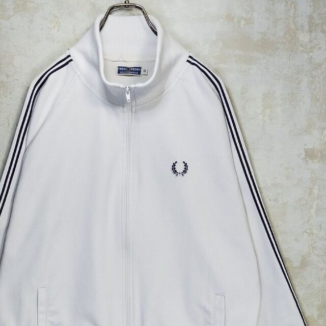 ポルトガル製　FRED PERRY トラックジャケット　ホワイト