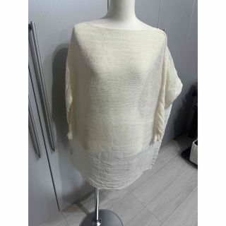 イッセイミヤケ(ISSEY MIYAKE)のイッセイミヤケ　シフォンの長めのトップス未使用品（1081）(カットソー(長袖/七分))