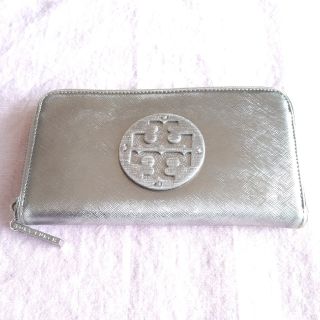 トリーバーチ(Tory Burch)の【穴開】TORY BURCH　トリーバーチ ラウンドファスナー　長財布　シルバー(財布)