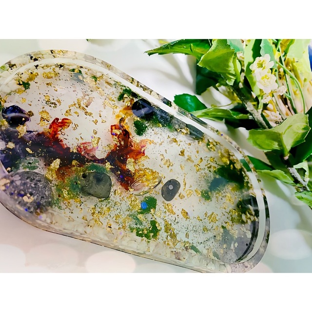 エポキシ樹脂で作った金魚のいるプレート ハンドメイドの生活雑貨(雑貨)の商品写真