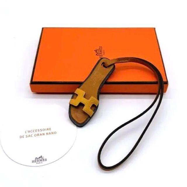 【極美品】エルメス HERMES オラン ナノ レザー チャーム　レディース