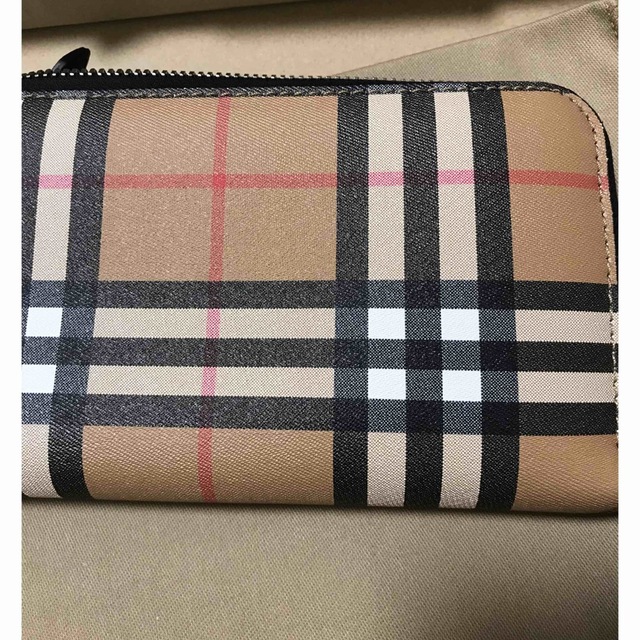 新品 バーバリー 長財布 ラウンドファスナー 新品 バーバリー 長財布 ラウンドファスナー