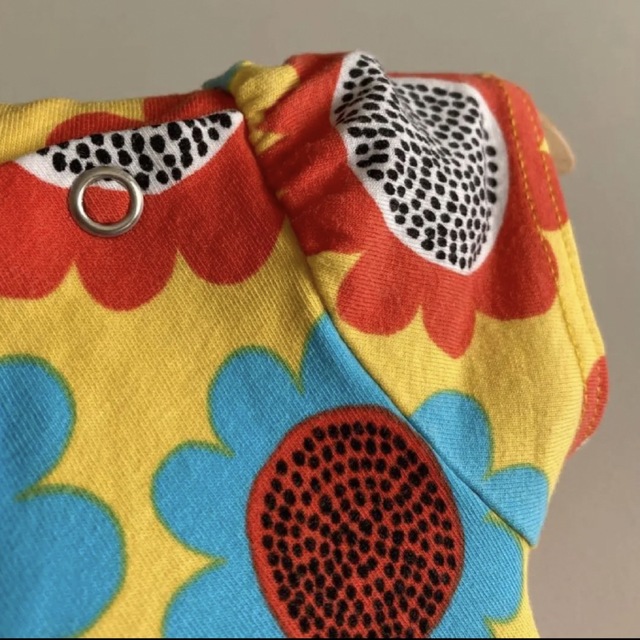 marimekko(マリメッコ)のマリメッコ　半袖　フレア　ワンピース　お花　ひまわり　春　夏 キッズ/ベビー/マタニティのベビー服(~85cm)(ワンピース)の商品写真