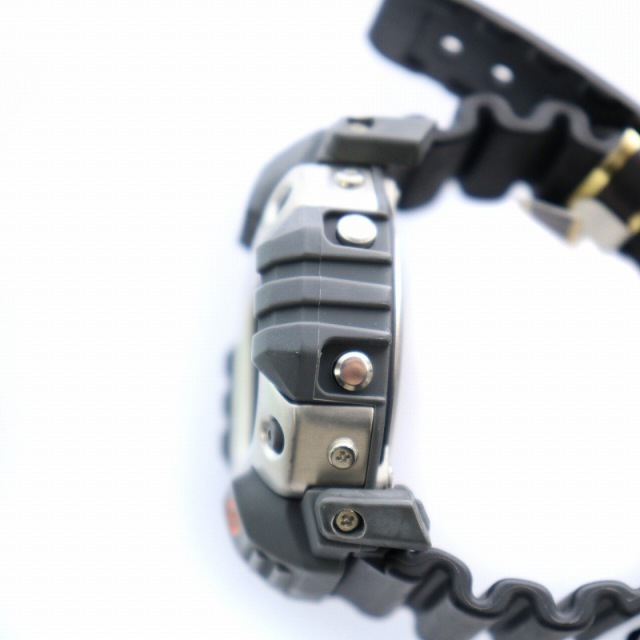 G-SHOCK - カシオ G-SHOCK DW-6400 腕時計 初代ガンダム G-SHOCK - カシオ G-SHOCK DW-6400 腕時計 初代ガンダム