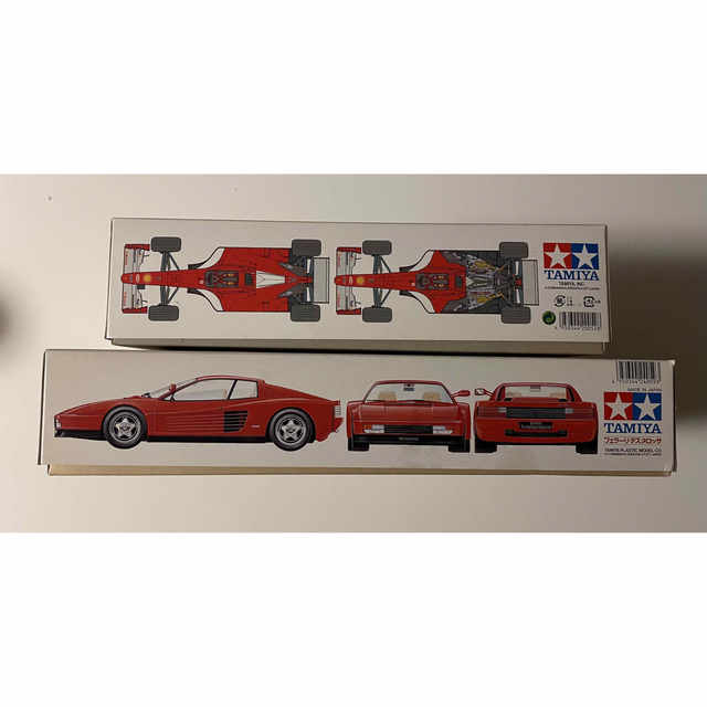 Ferrari(フェラーリ)のタミヤ　プラモデル　フェラーリF2001／フェラーリ・テスタロッサ　２点セット エンタメ/ホビーのおもちゃ/ぬいぐるみ(模型/プラモデル)の商品写真