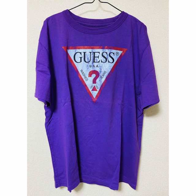 GUESS(ゲス)の【美品】GUESS ゲス Mサイズ Tシャツ 紫 パープル メンズのトップス(Tシャツ/カットソー(半袖/袖なし))の商品写真