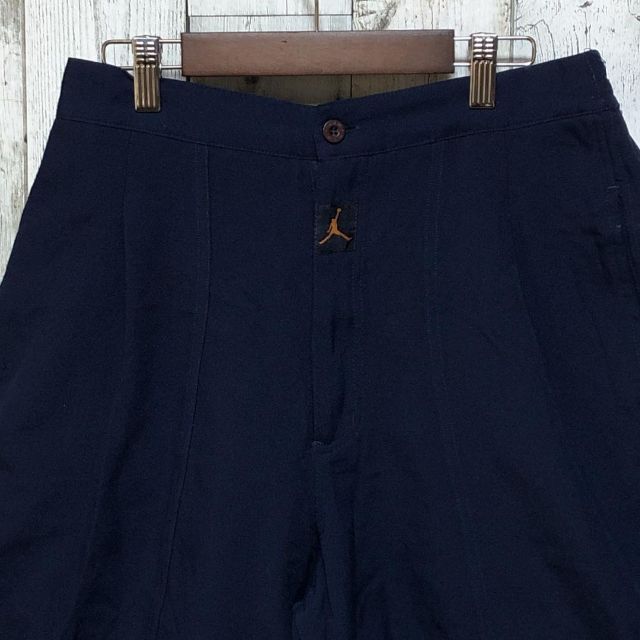 NIKE(ナイキ)のナイキ × ジョーダン 刺繍ロゴ 白タグ 紺 M ショートパンツ ハーフパンツ メンズのパンツ(ショートパンツ)の商品写真