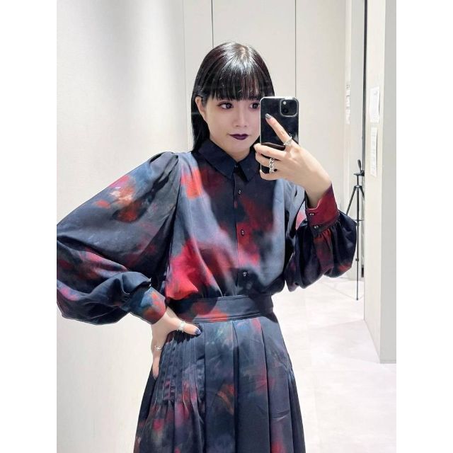 HARE - 入手困難 再販なし 新品 完売品 HARE BLURアートシャツ レッド