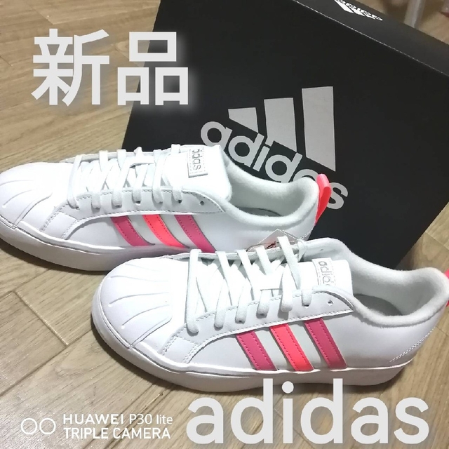 新品　adidas アディダスレディーススニーカー