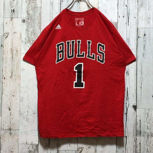 adidas(アディダス)のアディダス × NBA BULLS ブルズ 両面ビッグプリント L Tシャツ メンズのトップス(Tシャツ/カットソー(半袖/袖なし))の商品写真