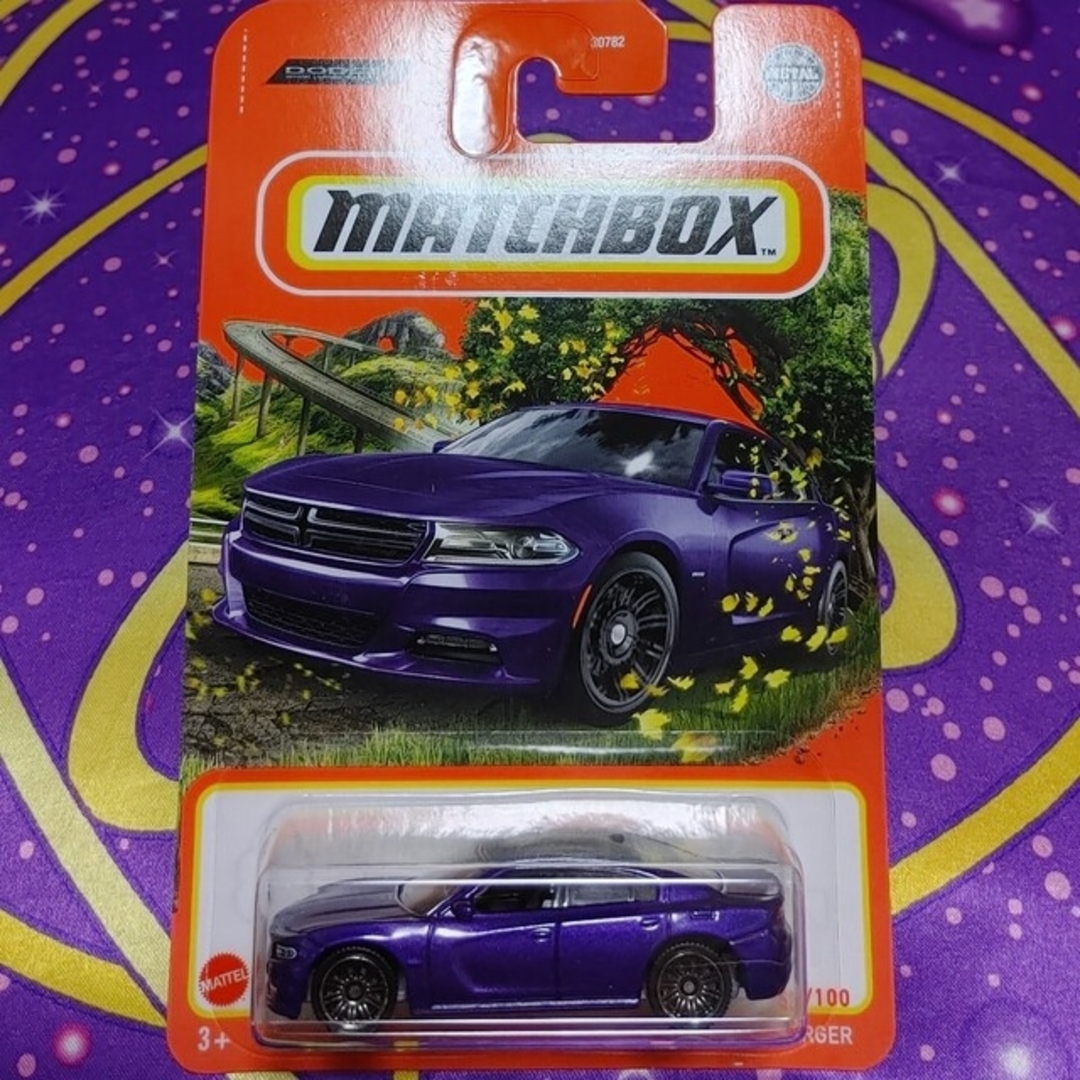 マッチボックス 2018 ダッジ チャージャー DODGE CHARGER 紫 エンタメ/ホビーのおもちゃ/ぬいぐるみ(ミニカー)の商品写真