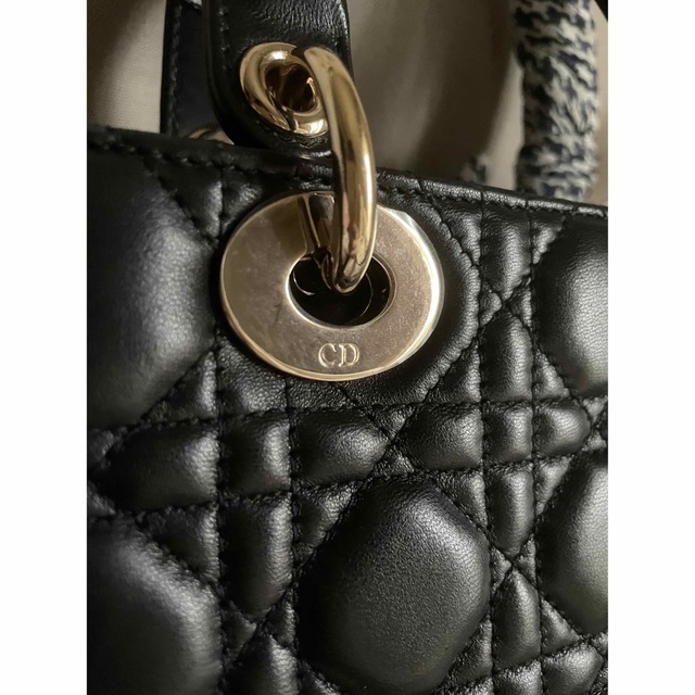 Christian Dior(クリスチャンディオール)のレディディオール　LADY DIOR  スモール　ブラック 黒 レディースのバッグ(ショルダーバッグ)の商品写真