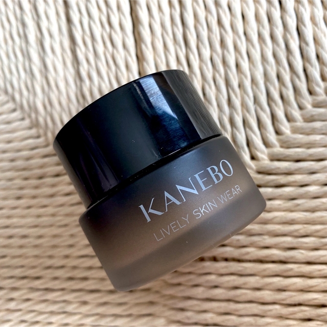 Kanebo(カネボウ)のカネボウ　美容液ファンデーション　30g コスメ/美容のベースメイク/化粧品(ファンデーション)の商品写真