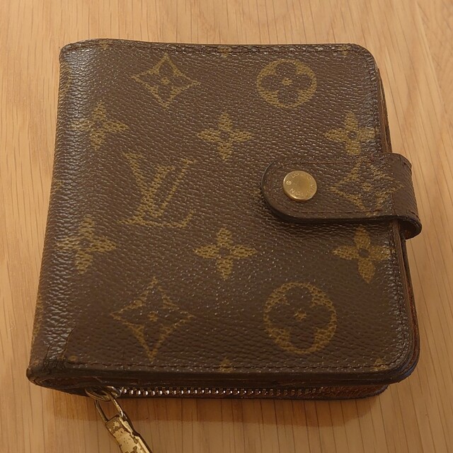 LOUIS VUITTON - 🍀 ルイヴィトン モノグラム コンパクトジップ LOUIS VUITTON - 🍀 ルイヴィトン モノグラム コンパクトジップ