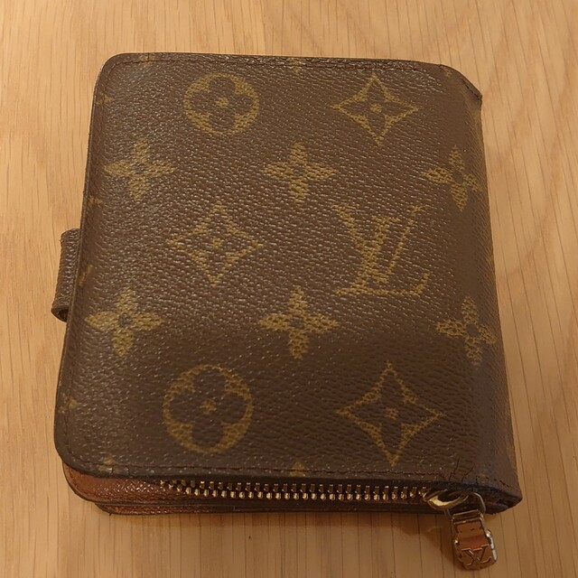 LOUIS VUITTON - 🍀 ルイヴィトン モノグラム コンパクトジップ LOUIS VUITTON - 🍀 ルイヴィトン モノグラム コンパクトジップ