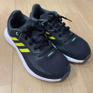 アディダス(adidas)のadidas コアファイト　ブラック×ビームイエロー(スニーカー)