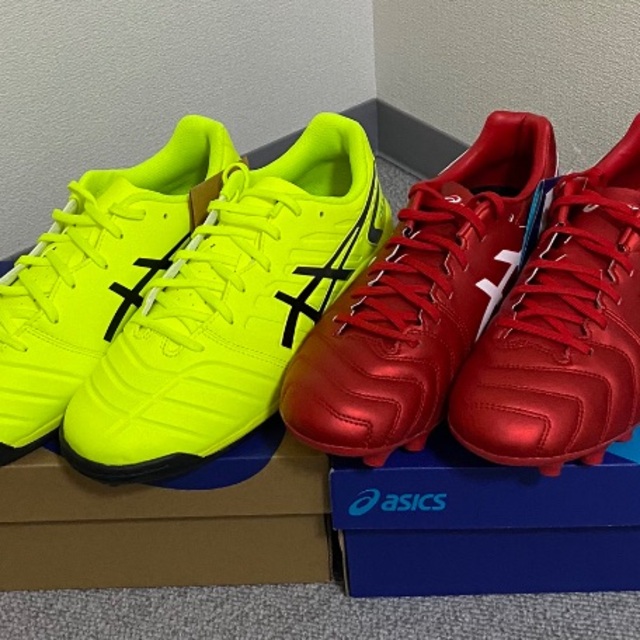 asics(アシックス)の☆アシックス☆2点セット☆新品☆トレシュー＆スパイク☆25.0☆ スポーツ/アウトドアのサッカー/フットサル(シューズ)の商品写真