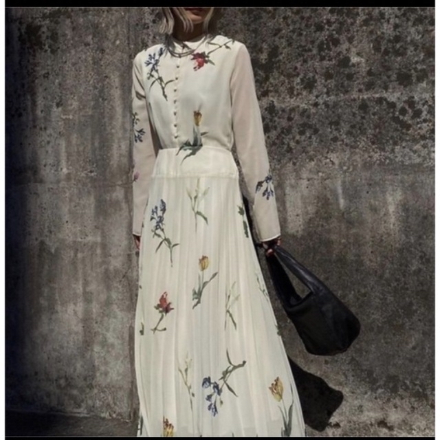 Ameri 美品!SOFIA PLEATS DRESS 定期入れの 65.0%OFF www.skytrac.ca