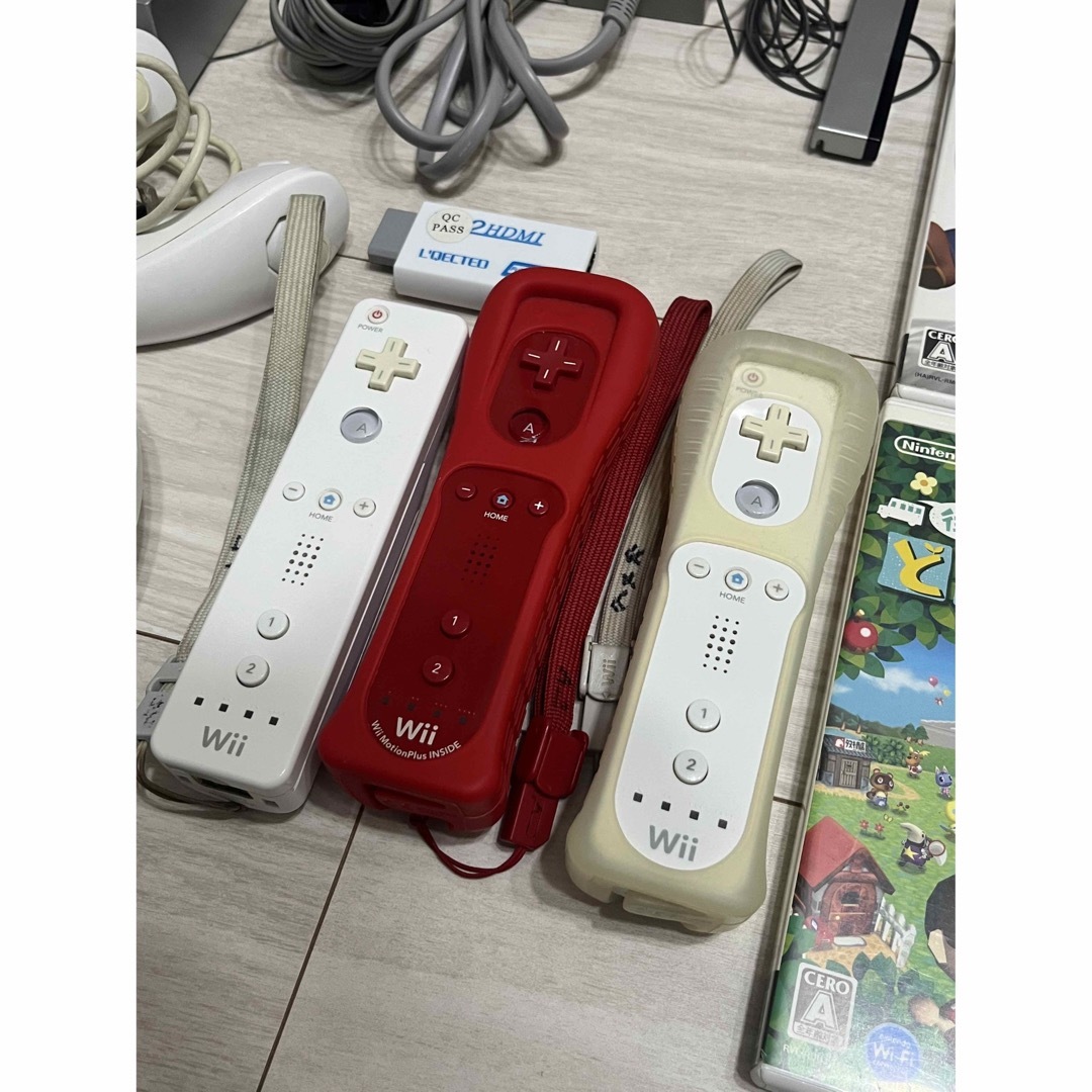 Wii本体、ｿﾌﾄ9本ｾｯﾄです。