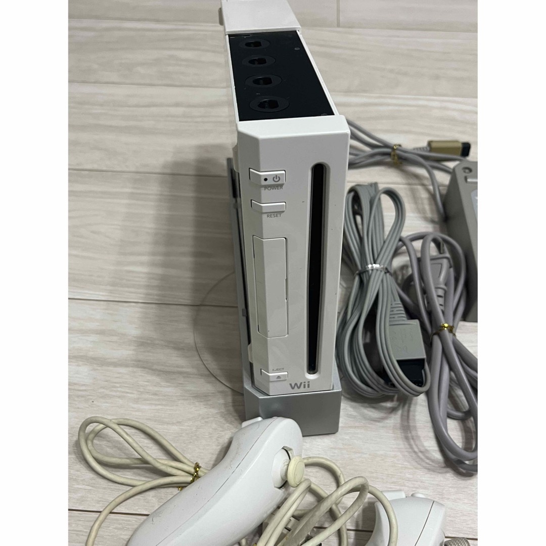 Wii - 【早い者勝ち】Wii 本体 & カセット7個 セットの通販 by Nao