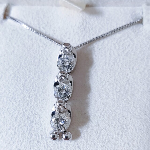 ダイヤモンド トリロジー スライド ネックレス K18WG 1.15ct 美しい