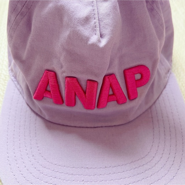 ANAP(アナップ)のANAP ぽんぽん付き　キャップ♡ キッズ/ベビー/マタニティのこども用ファッション小物(帽子)の商品写真