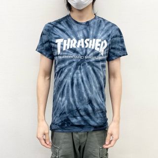 スラッシャー(THRASHER)の【中古】 ゆうパケット対応 スラッシャー THRASHER タイダイ染め Tシャツ 半袖 ロゴ プリント 後染め サイズ：S ブラック×ブルーグレー系 古着 中古 mellow(Tシャツ/カットソー(半袖/袖なし))