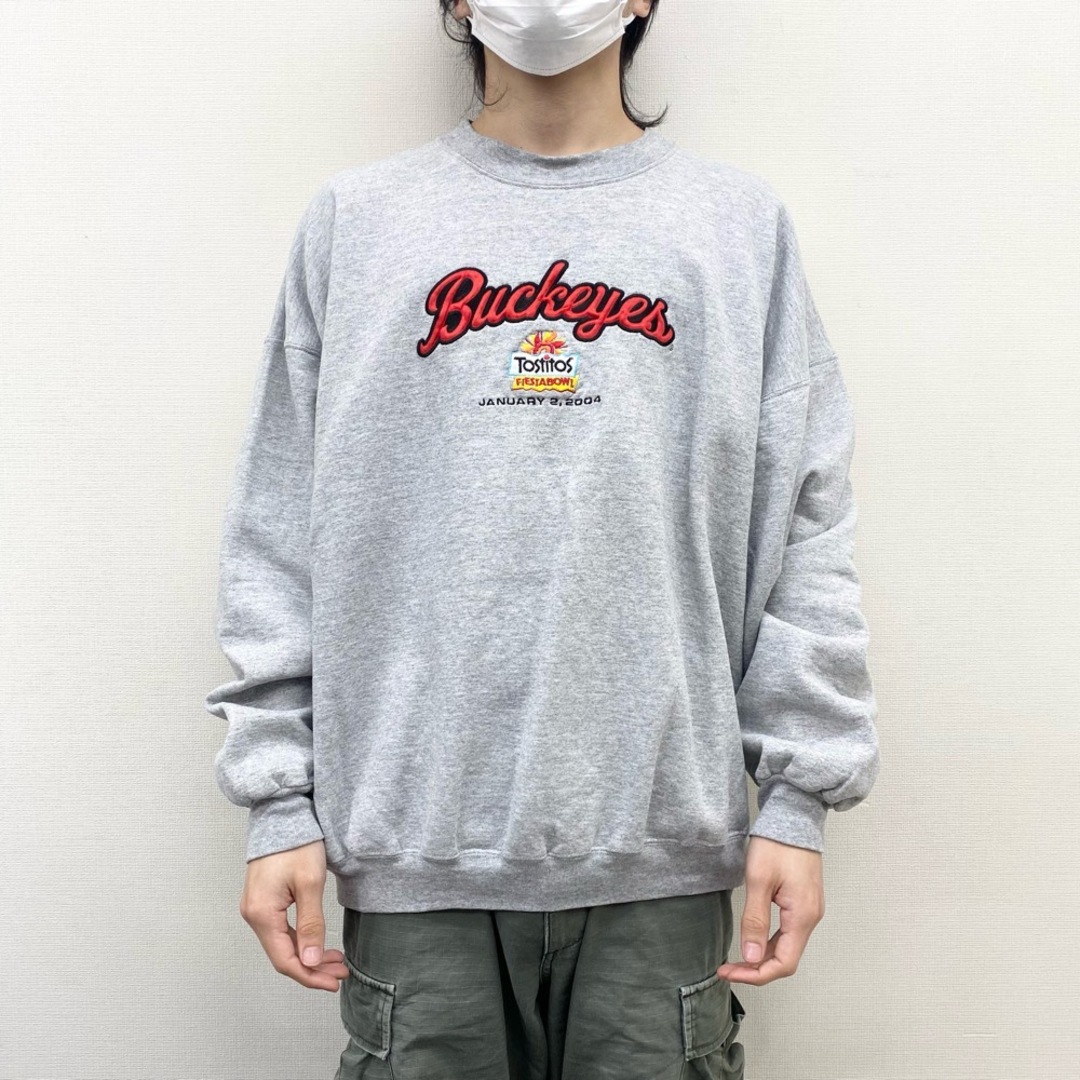 Hanes 【中古】ヘインズ Hanes スウェットシャツ トレーナー プルオーバー Ohio State Buckeyes カレッジ チームロゴ ワッペン 刺繍 サイズ:XL グレー 古着 中古 mellowの通販 by 古着屋mellowラクマ店|ヘインズならラクマ ヘインズHANES定番ロゴスウェット アメカジ 古着