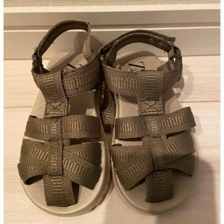 ザラキッズ(ZARA KIDS)のZARA baby  グルカサンダル　カーキ　13.5cm(サンダル)