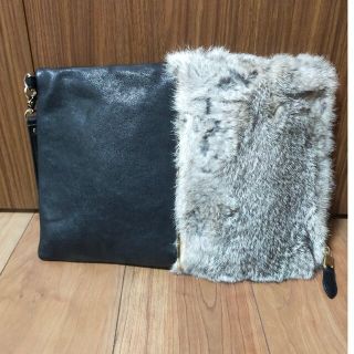 新品　ファー付きクラッチバッグ(クラッチバッグ)