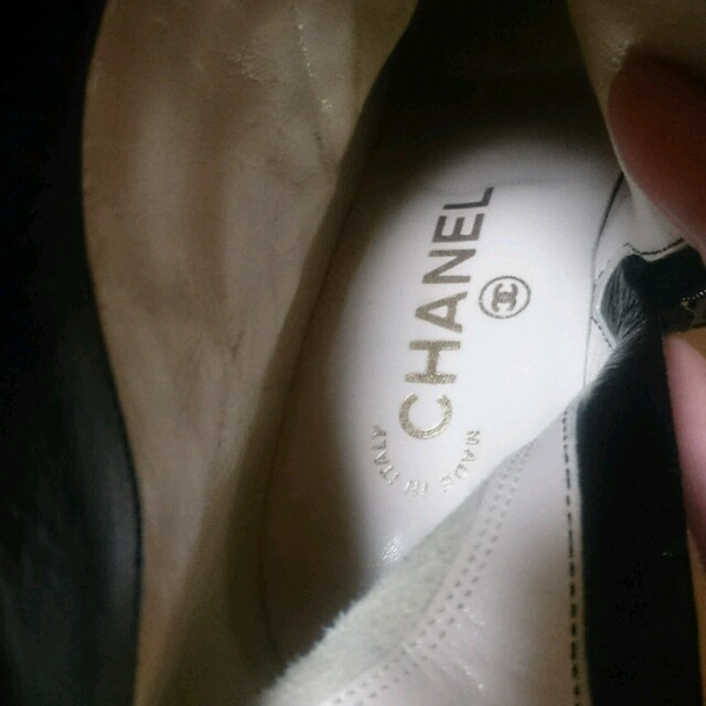 CHANEL(シャネル)のnishinishi様専用にてシャネルリボン付きロゴショートブーツ23～23.5 レディースの靴/シューズ(ブーツ)の商品写真