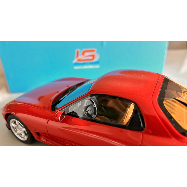 マツダRX7 1994 red 1/18  LS COLLECTIBLES エンタメ/ホビーのおもちゃ/ぬいぐるみ(ミニカー)の商品写真