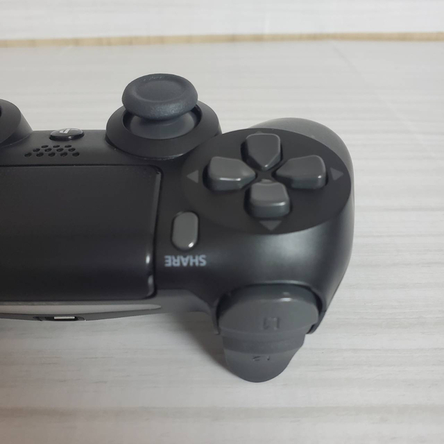 PlayStation4(プレイステーション4)の【24時間以内出荷】PS4 コントローラー 純正 DUALSHOCK4 プレステ エンタメ/ホビーのゲームソフト/ゲーム機本体(家庭用ゲーム機本体)の商品写真