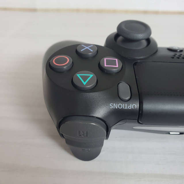 PlayStation4(プレイステーション4)の【24時間以内出荷】PS4 コントローラー 純正 DUALSHOCK4 プレステ エンタメ/ホビーのゲームソフト/ゲーム機本体(家庭用ゲーム機本体)の商品写真