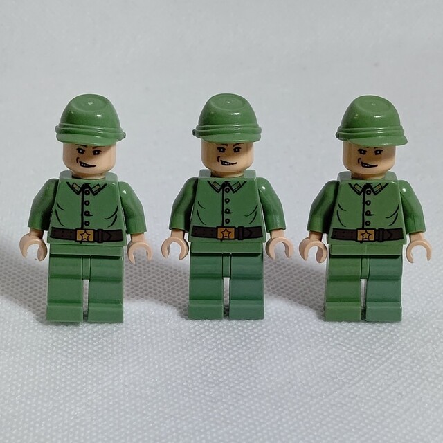 Lego(レゴ)の確認用！レゴ★ミリタリー ロシア軍兵士×3体 正規品 美品 超人気 激レア エンタメ/ホビーのおもちゃ/ぬいぐるみ(キャラクターグッズ)の商品写真