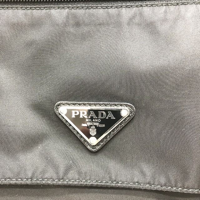 PRADA(プラダ)のプラダ PRADA メッセンジャー 1BD671 トライアングルロゴ ショルダーバッグ ナイロン ブラック メンズのバッグ(ショルダーバッグ)の商品写真