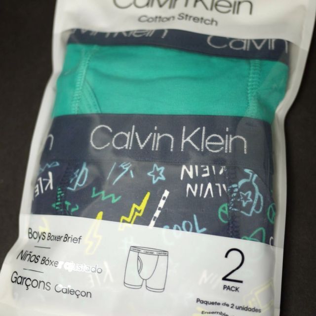 Calvin Klein(カルバンクライン)のCalvin Klein ボクサーパンツ 2枚セット 子供(L/12-14) キッズ/ベビー/マタニティのキッズ服男の子用(90cm~)(下着)の商品写真