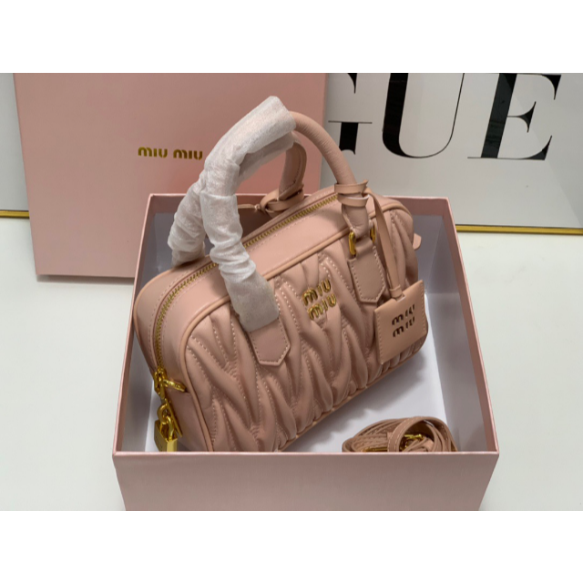 miumiu - 新品未使用 miumiu ショルダーバックの通販 by メルセデス